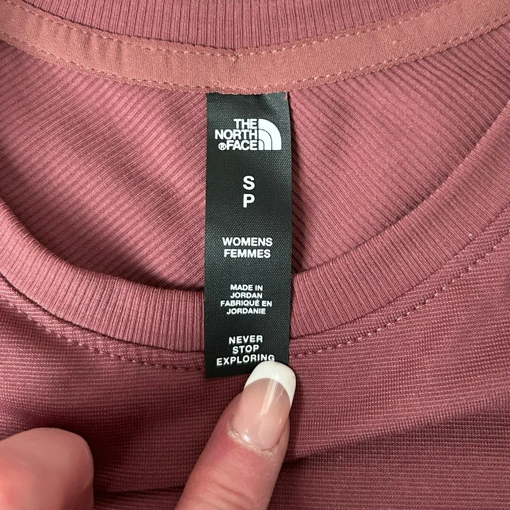 The North Face Women’s Dawndream Loose Fit Long Sleeved Top in Wild Ginger